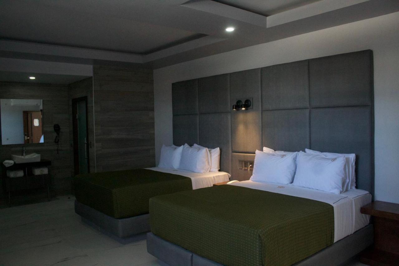 Hotel Grand One Plaza Тихуана Екстериор снимка