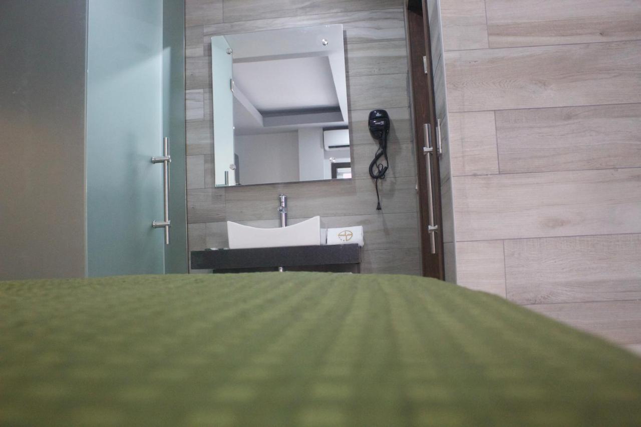 Hotel Grand One Plaza Тихуана Екстериор снимка