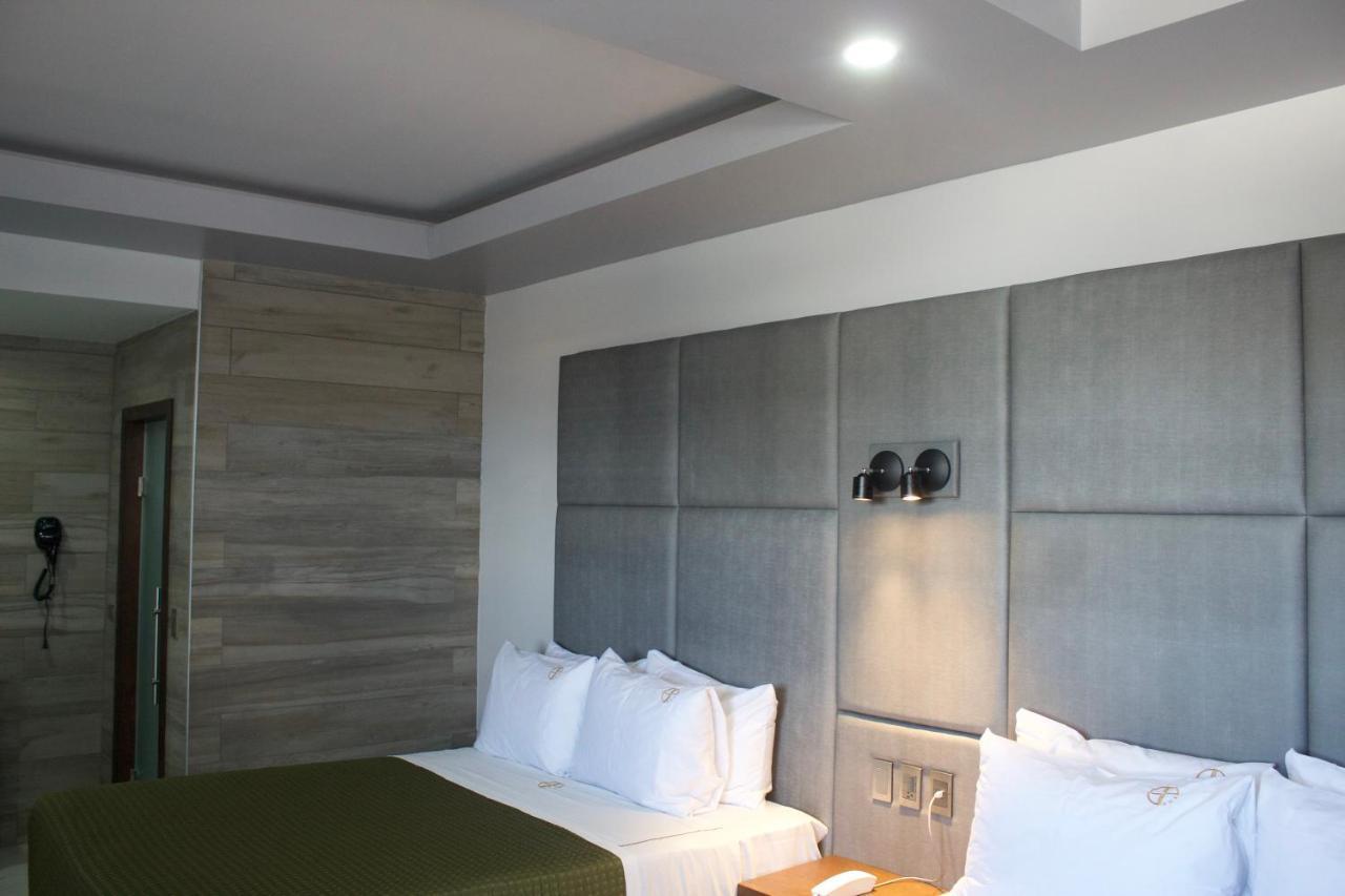 Hotel Grand One Plaza Тихуана Екстериор снимка