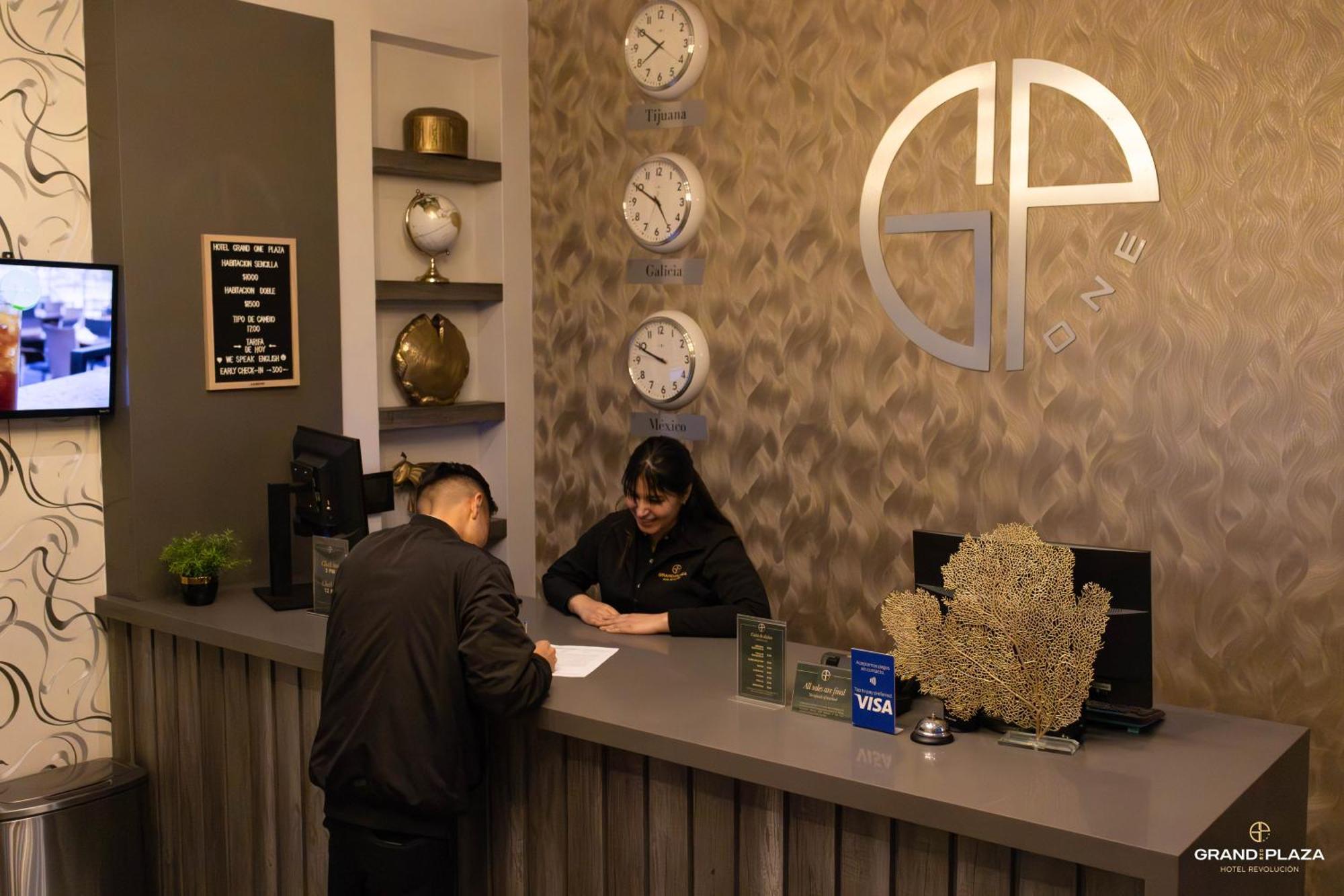 Hotel Grand One Plaza Тихуана Екстериор снимка