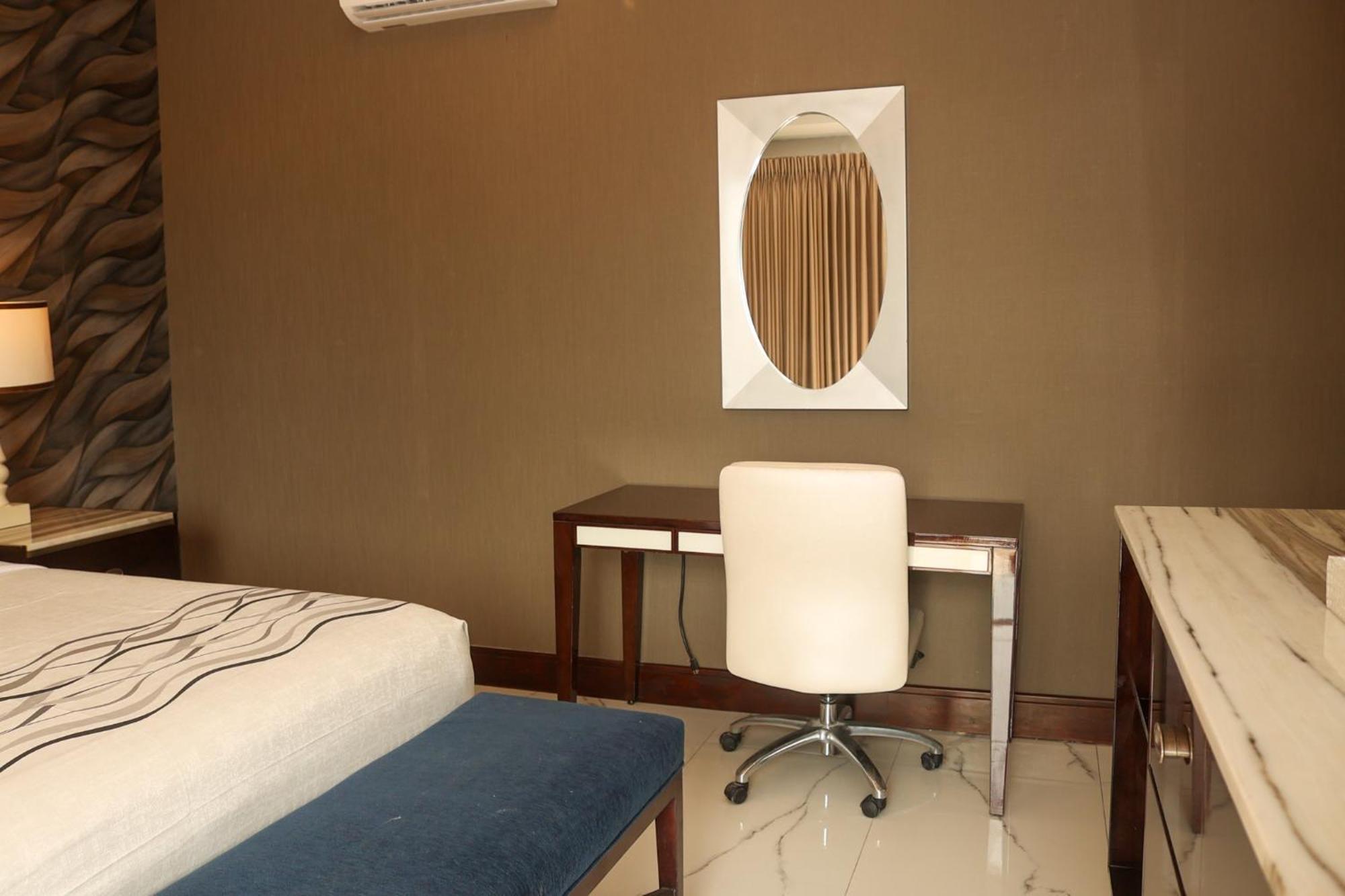 Hotel Grand One Plaza Тихуана Екстериор снимка