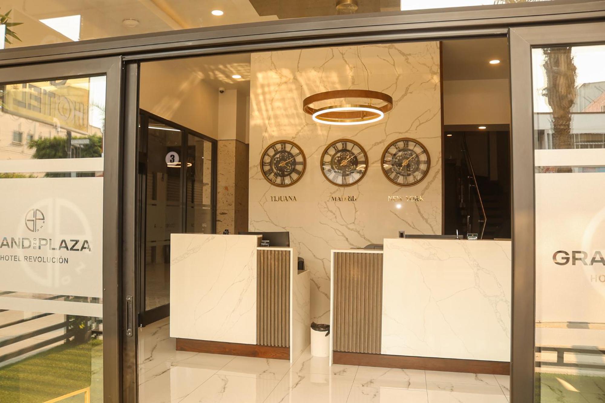 Hotel Grand One Plaza Тихуана Екстериор снимка